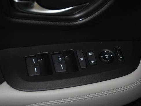 Used 2026 Honda HR-V LX image 10