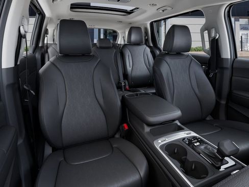 New 2026 Kia Carnival SX FWD image 19