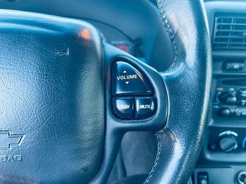 Used 2002 Chevrolet Camaro Z28 RWD image 16
