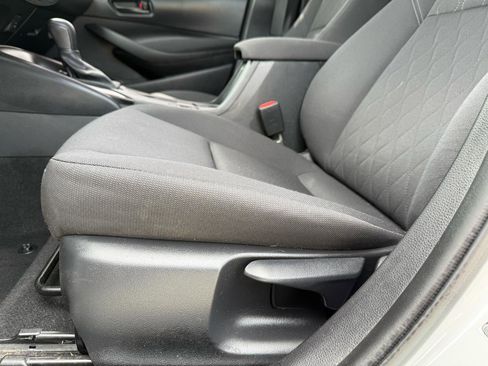 Used 2023 Toyota Corolla LE w/ LE Convenience Package FWD image 12