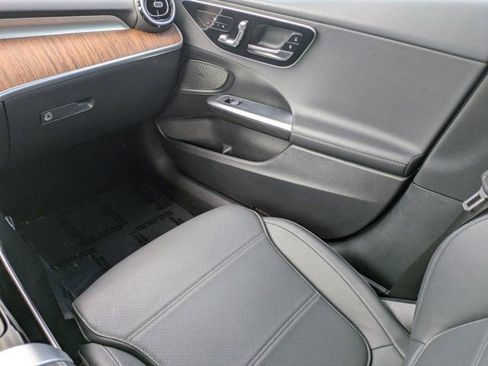 Used 2025 Mercedes-Benz C 300 4MATIC Sedan image 14