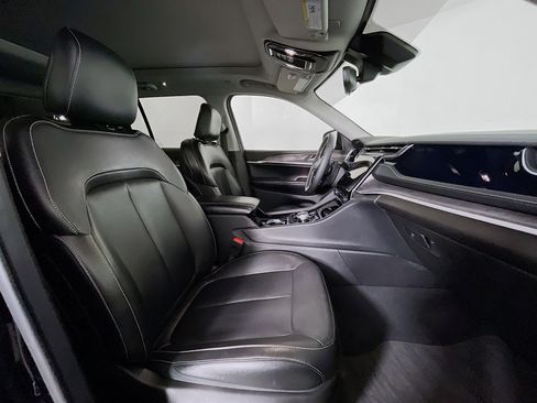 Used 2022 Jeep Grand Cherokee Limited 4xe image 32