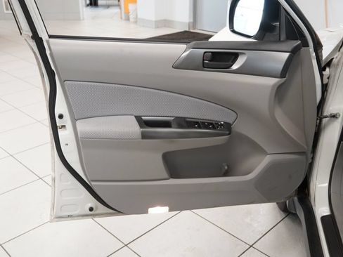 Used 2013 Subaru Forester 2.5X AWD/4WD image 5