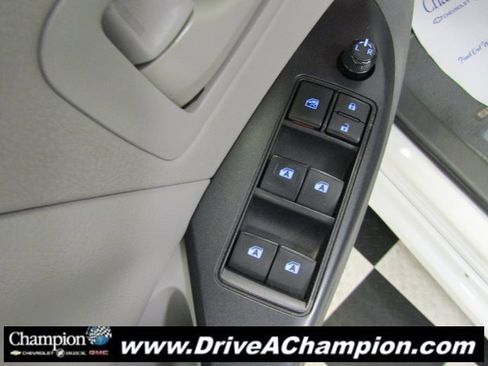 Used 2020 Toyota Sienna L image 15