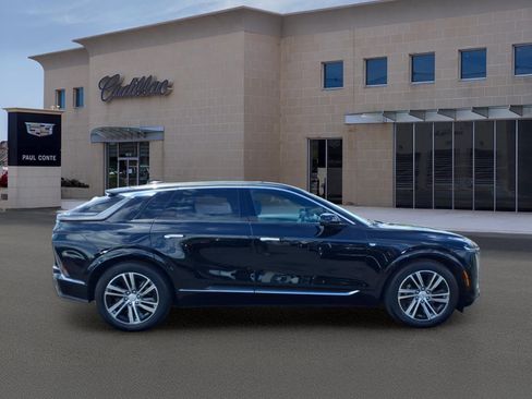 Certified 2024 Cadillac Lyriq Luxury w/ LPO, Floor Liner Package AWD/4WD image 4
