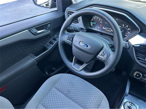 Used 2020 Ford Escape SE image 13