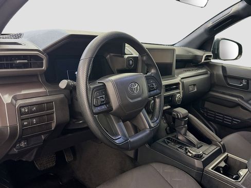 Used 2025 Toyota Tacoma SR5 AWD/4WD image 18