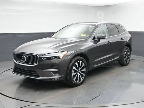 Used 2023 Volvo XC60 B5 Plus w/ Climate Package AWD/4WD image 4
