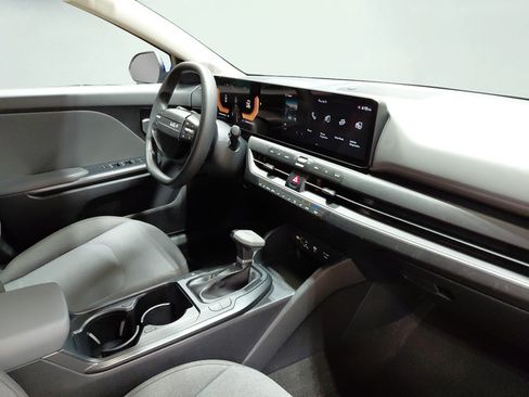 Used 2025 Kia K4 FWD image 14
