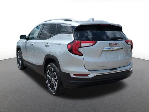 Used 2022 GMC Terrain SLT w/ Infotainment Package II AWD/4WD image 4