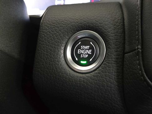 Used 2024 GMC Yukon Denali w/ Advanced Technology Package AWD/4WD image 38