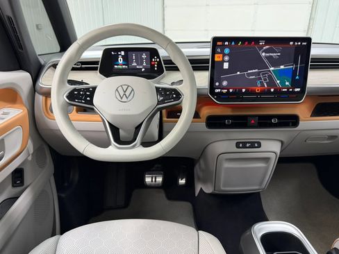 Used 2025 Volkswagen ID. Buzz 1st Edition image 21