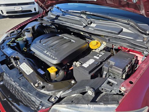 Used 2017 Dodge Grand Caravan SXT w/ Blacktop Package image 21