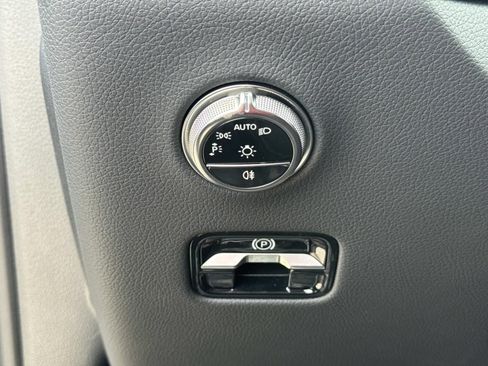 Used 2026 Mercedes-Benz GLC 300 image 19