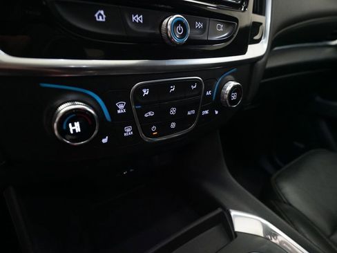 Used 2019 Chevrolet Traverse RS image 21