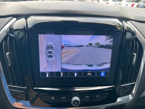 Used 2023 Chevrolet Traverse LT w/ Rear Camera Mirror Package AWD/4WD image 39