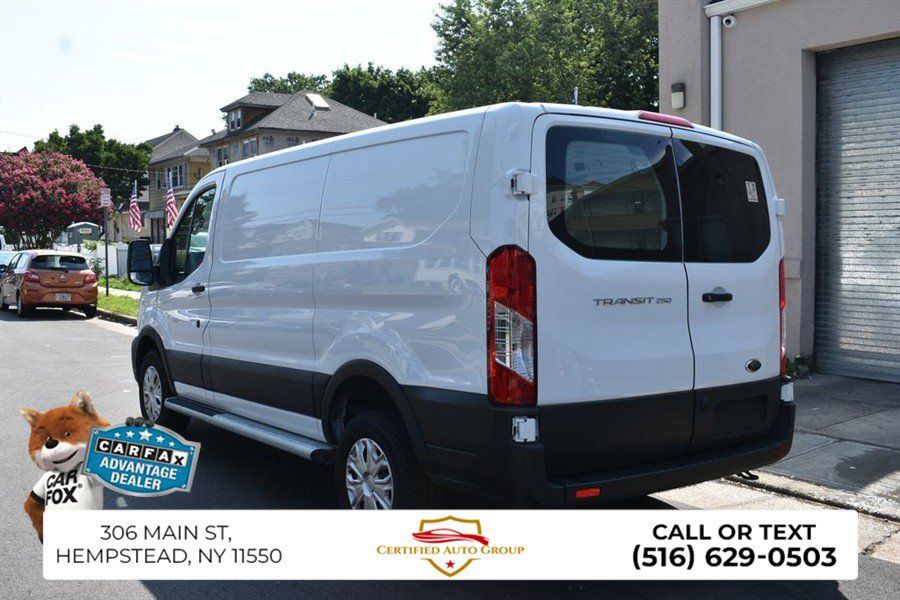 Used 2025 Ford Transit 250 Low Roof RWD image 6