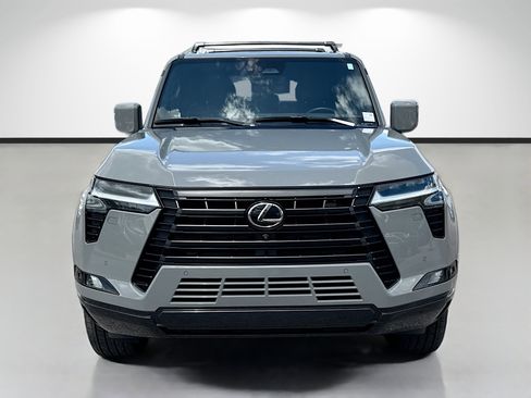 Used 2024 Lexus GX 550 w/ Accessory Package (Z1) AWD/4WD image 8