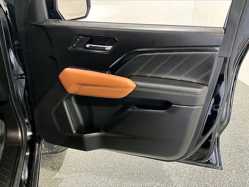 Used 2023 GMC Canyon AT4 w/ AT4 Premium Package image 30