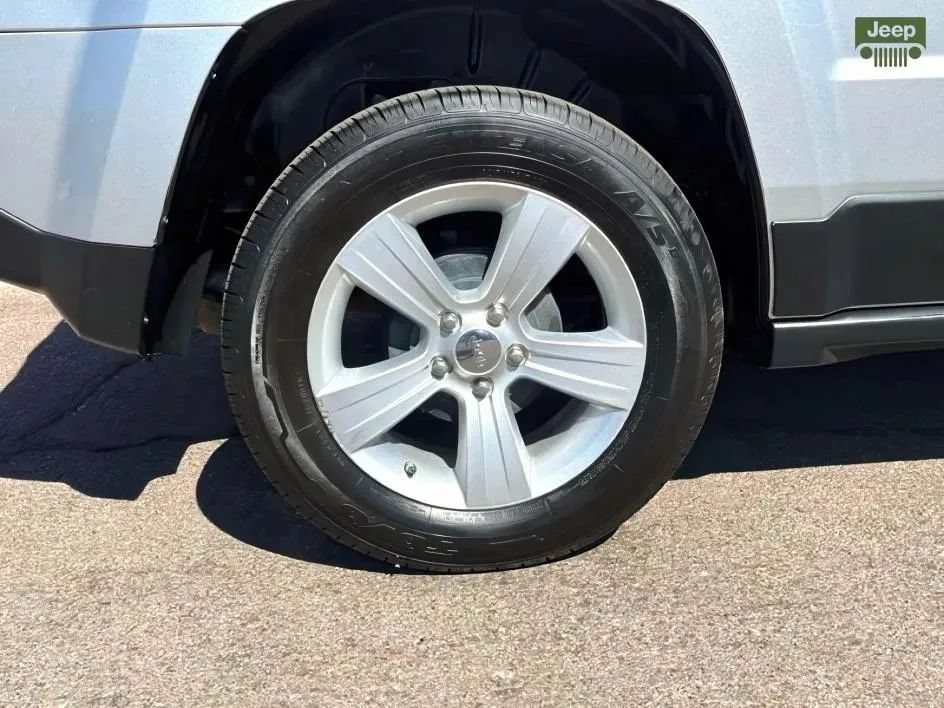 Used 2012 Jeep Patriot Latitude FWD image 24