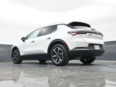 New 2026 Chevrolet Equinox EV LT image 41