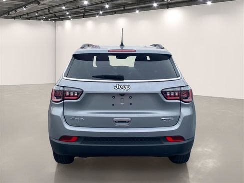 Used 2023 Jeep Compass Latitude w/ Convenience Group AWD/4WD image 6