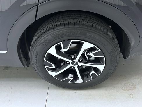 Used 2025 Kia Sportage EX image 22