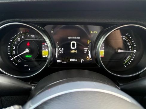 Used 2023 Jeep Wrangler Unlimited Sahara w/ Cold Weather Group AWD/4WD image 27