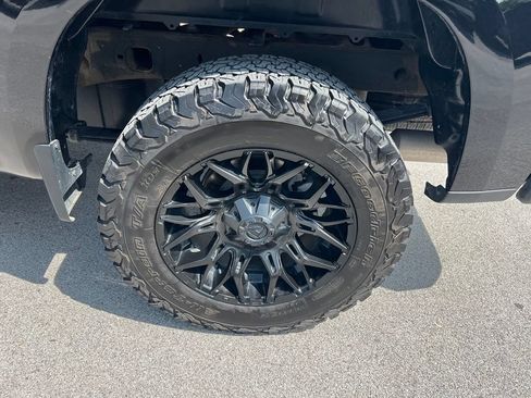 Used 2023 Chevrolet Silverado 1500 LT Trail Boss w/ LPO, Dark Essentials Package AWD/4WD image 14