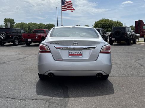 Used 2015 Nissan Altima 2.5 SV FWD image 6