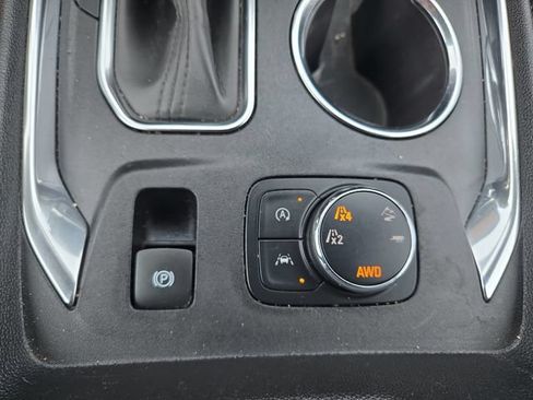 Used 2023 Chevrolet Traverse Premier w/ Redline Edition AWD/4WD image 19