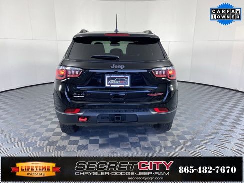 Used 2024 Jeep Compass Trailhawk w/ Trailhawk Convenience Group image 6