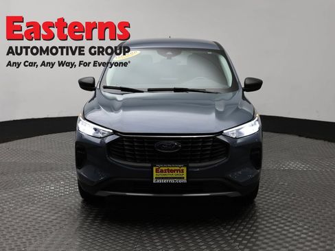 Used 2024 Ford Escape Active AWD/4WD image 2
