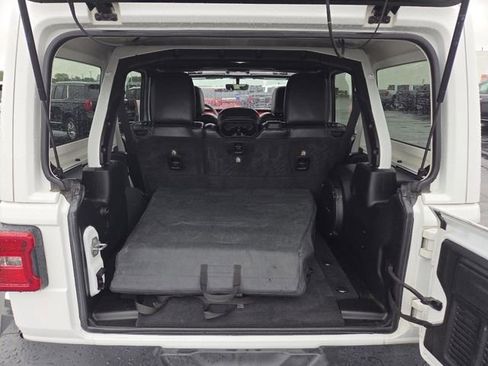 Used 2018 Jeep Wrangler Unlimited Rubicon AWD/4WD image 27