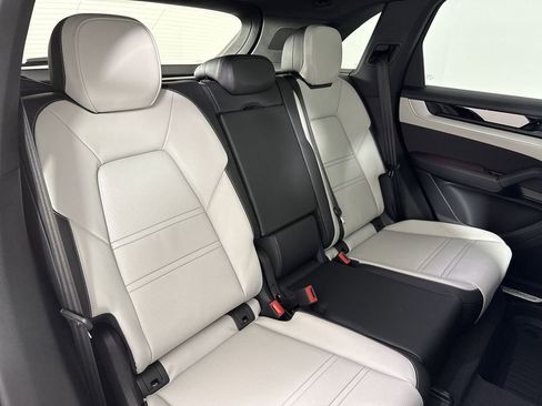 New 2026 Porsche Cayenne image 22