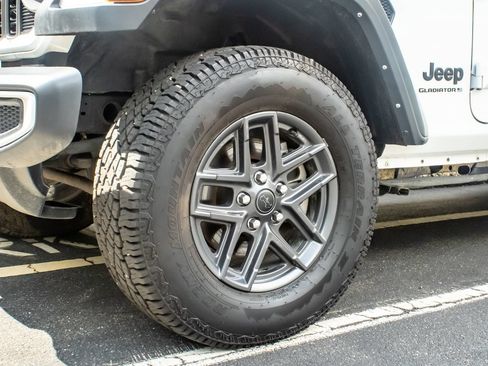 Used 2025 Jeep Gladiator Sport AWD/4WD image 11