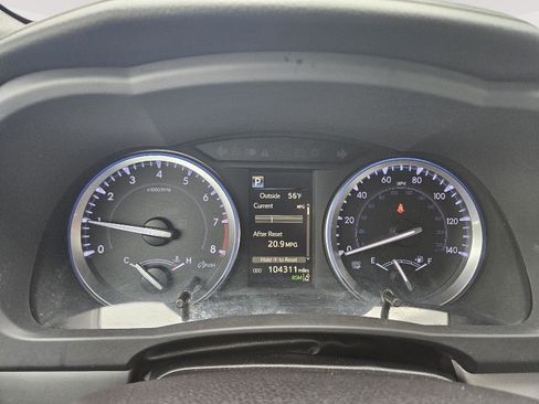 Used 2018 Toyota Highlander XLE image 2