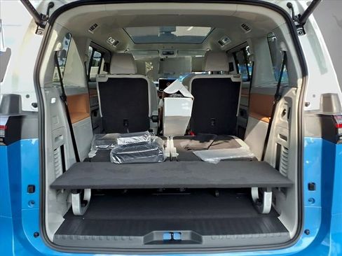 New 2025 Volkswagen ID. Buzz 1st Edition image 13