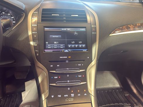 Used 2015 Lincoln MKZ w/ Equipment Group 102A Reserve FWD image 20