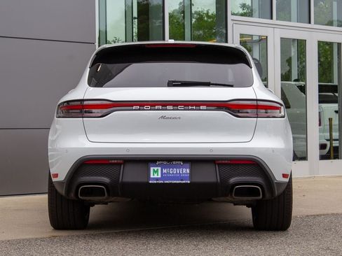 Used 2025 Porsche Macan AWD/4WD image 9