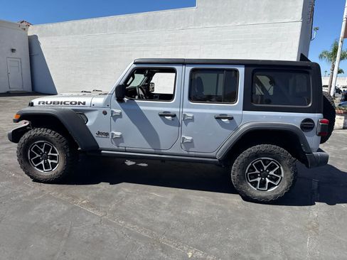 Used 2024 Jeep Wrangler Unlimited Rubicon AWD/4WD image 19