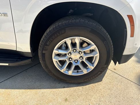 Used 2025 Chevrolet Tahoe LT AWD/4WD image 12