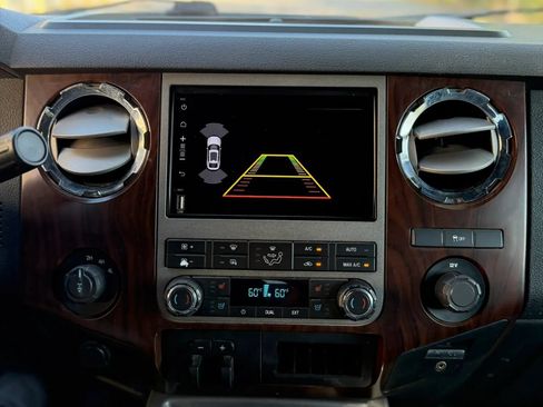 Used 2011 Ford F250 Lariat w/ Lariat Interior Pkg AWD/4WD image 14