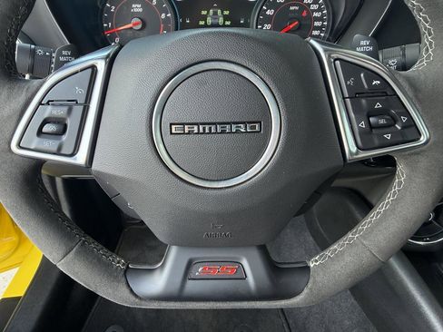Used 2018 Chevrolet Camaro SS RWD image 17