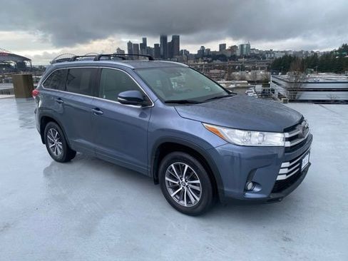 Used 2018 Toyota Highlander XLE image 30