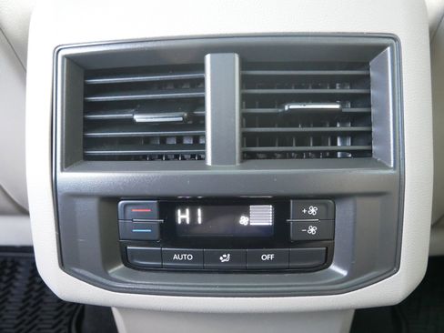 Used 2021 Volkswagen Atlas SEL image 19