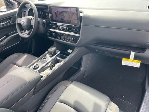 New 2026 Nissan Pathfinder SL w/ SL Premium Package AWD/4WD image 25