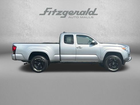 Used 2023 Toyota Tacoma SR AWD/4WD image 3