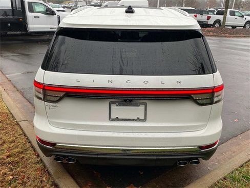 Used 2025 Lincoln Aviator 2WD image 32