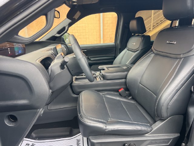 Used 2025 Ford Expedition Platinum w/ Stealth Appearance Package AWD/4WD image 20